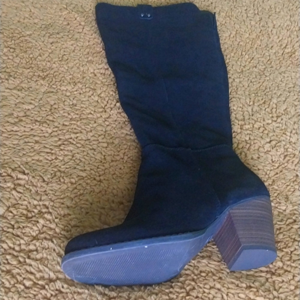 Black Man-made leather upper